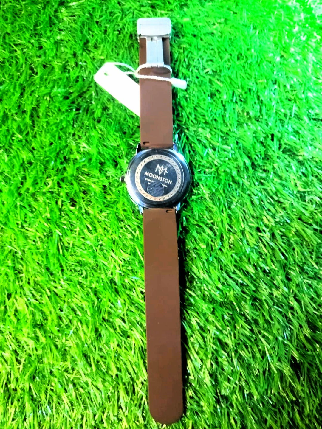 Premium Magnetic Lock Watch – Stylish Dial & Durable Rubber Strap for Men Box included